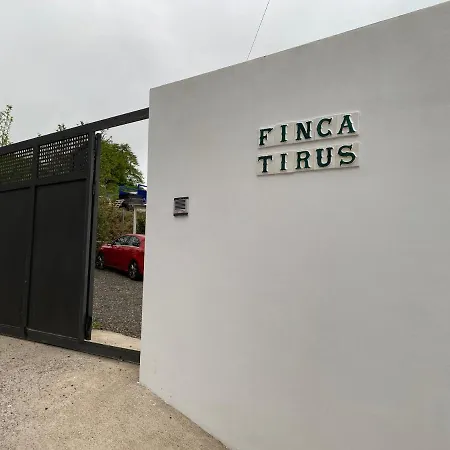 Casa Rural Finca Tirus * ロス・レアレホス